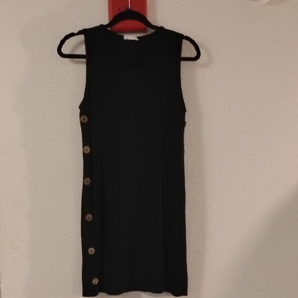 Elegant Black Sleeveless Dress with Button Detail